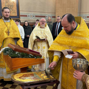 On the day of the memory of Nicholas the Wonderworker, the Divine Liturgy was held in the chapel-tomb of Svyatopolk-Mirsky 