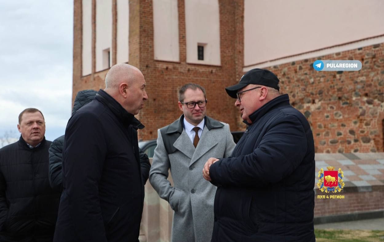 Юрий Караев предложил провести историческую реконструкцию осады Мирского замка