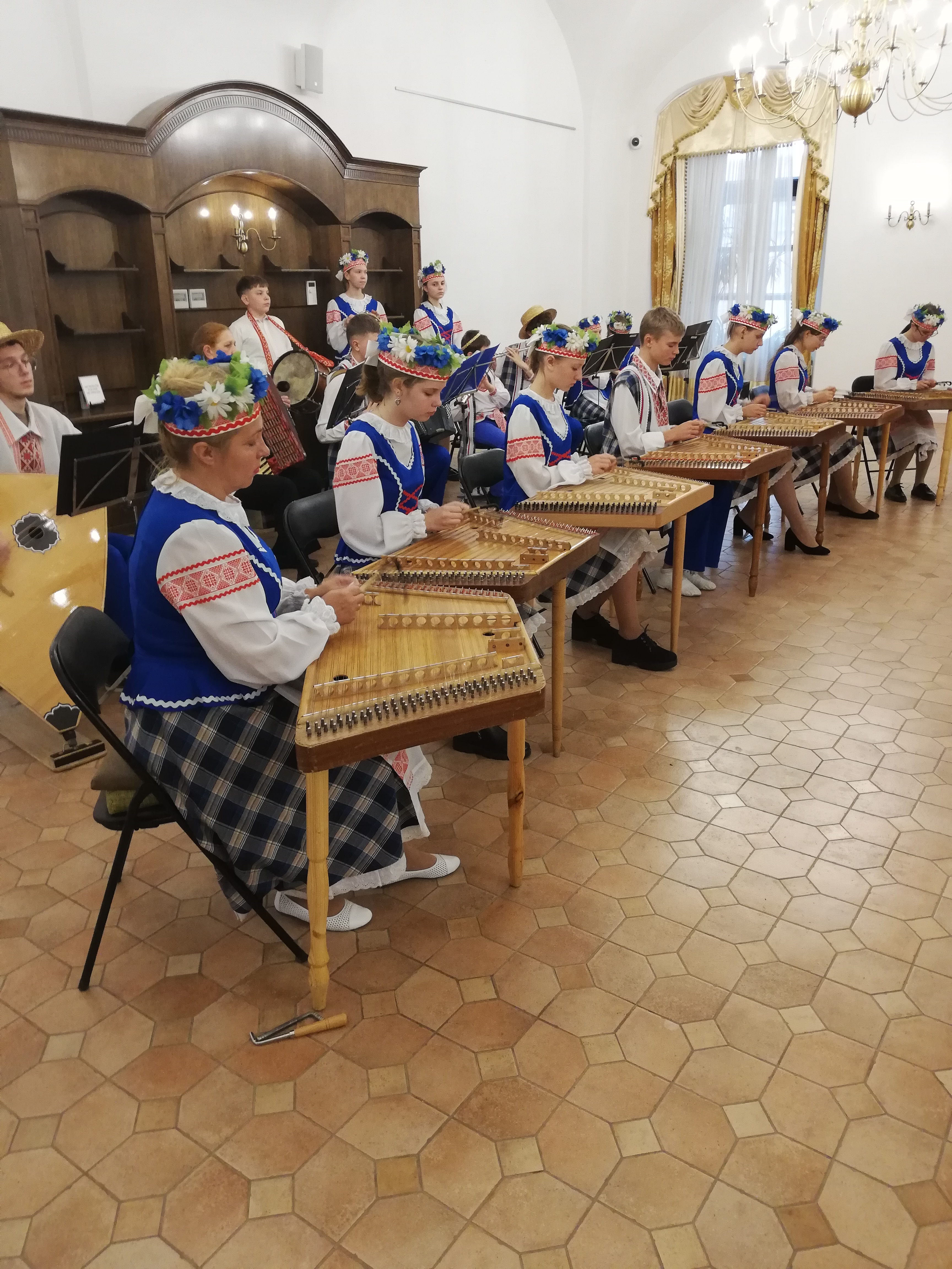 Международный день музыки в Мирском замке