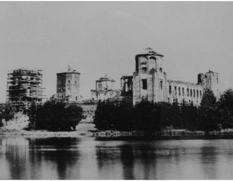 Замок со стороны озера. 1920-е гг.